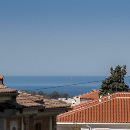 Apartment Bruneta 1 With Sea View Tar-Vabriga Buitenkant foto