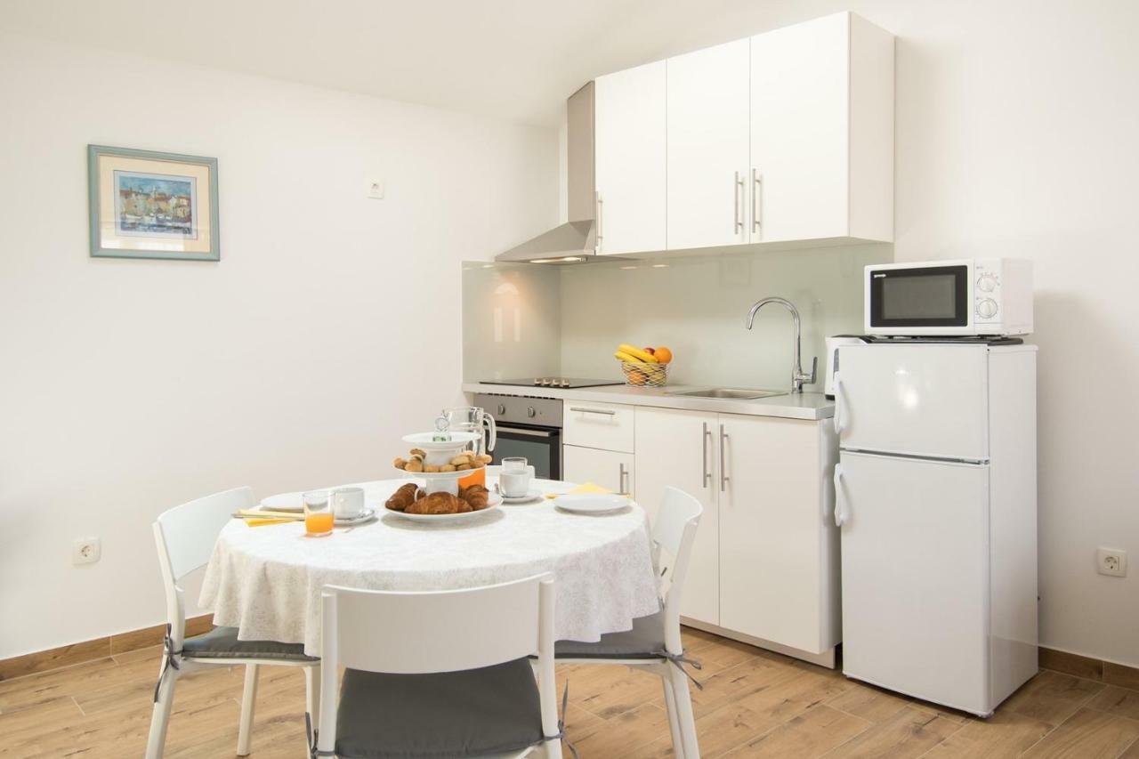 Apartment Bruneta 1 With Sea View Tar-Vabriga Buitenkant foto